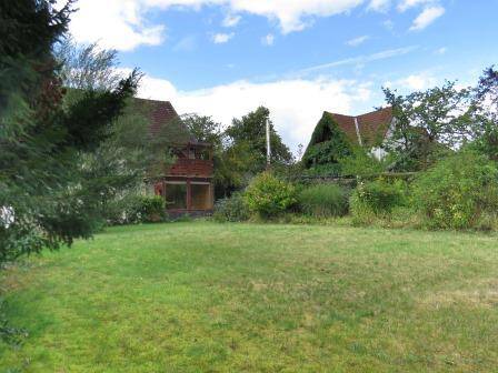 VERKAUFT: Bauernhaus mit großem Garten und moderner Technik